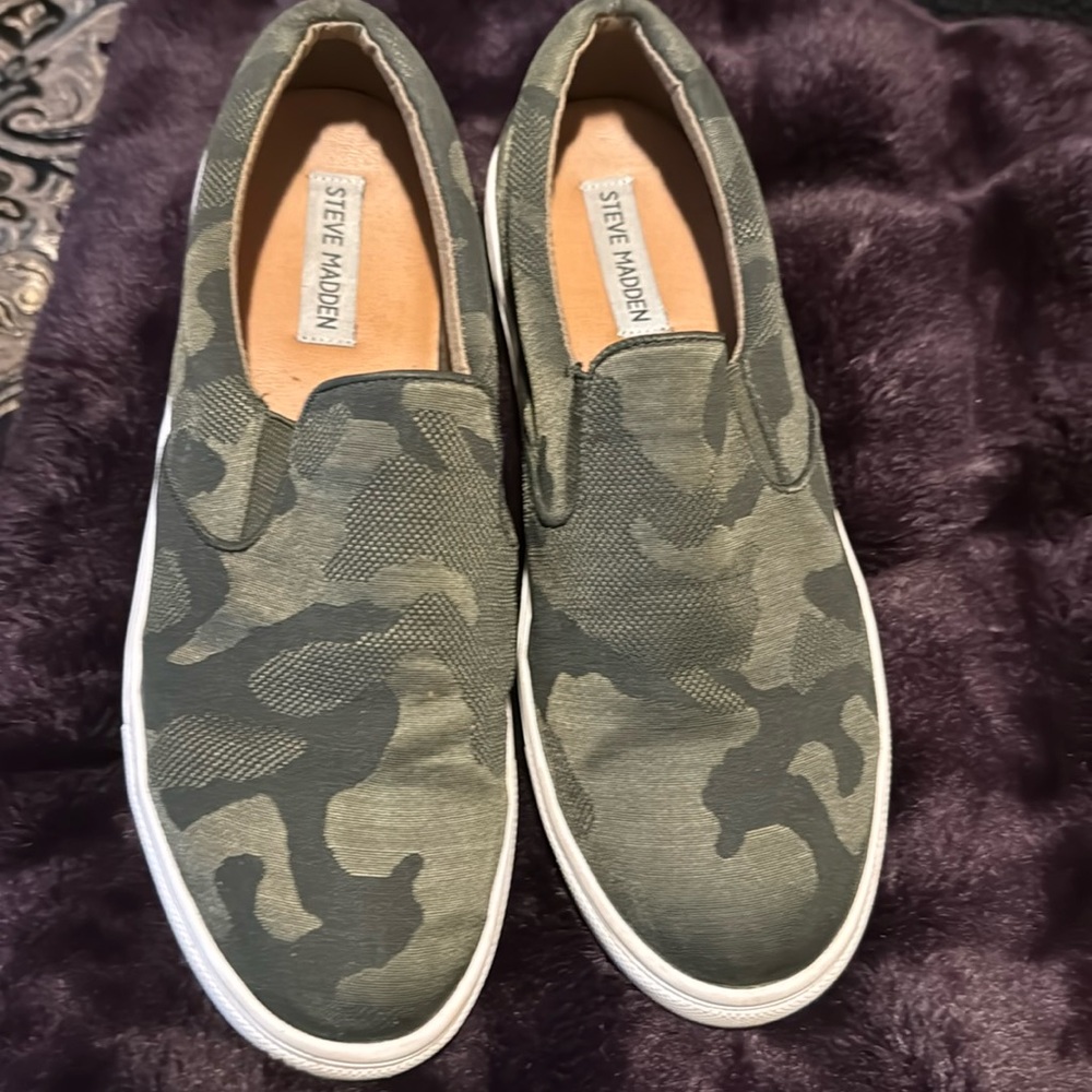Steve Madden Ecentric  Women's Slip on Shoes, Rare Camouflage! Size 9